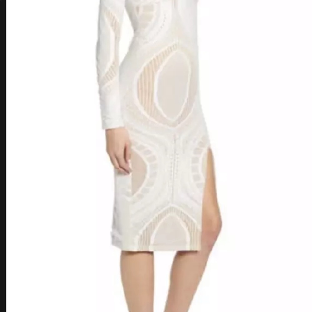 Sndy’s NWT white with nude lining so beautiful. Never got to wear Size 2-4 sold
